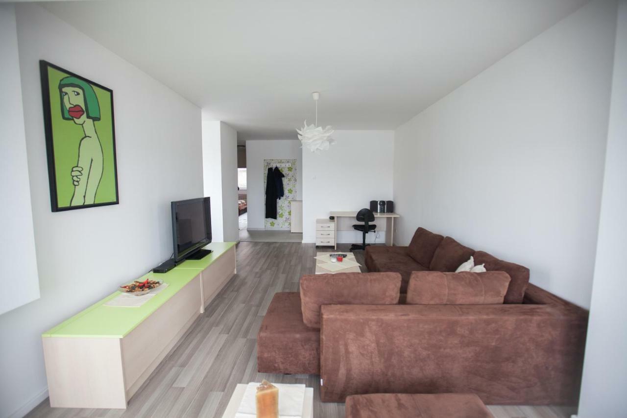 Riverview Apartment Osijek Bagian luar foto